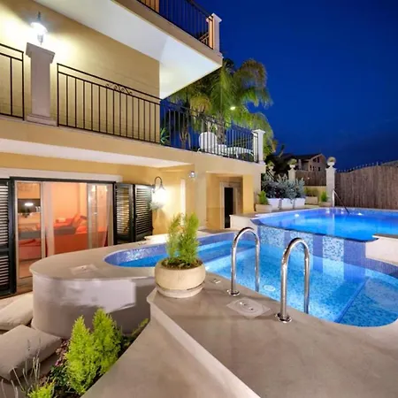 Magda - Private Pool 20 Pax Villa *