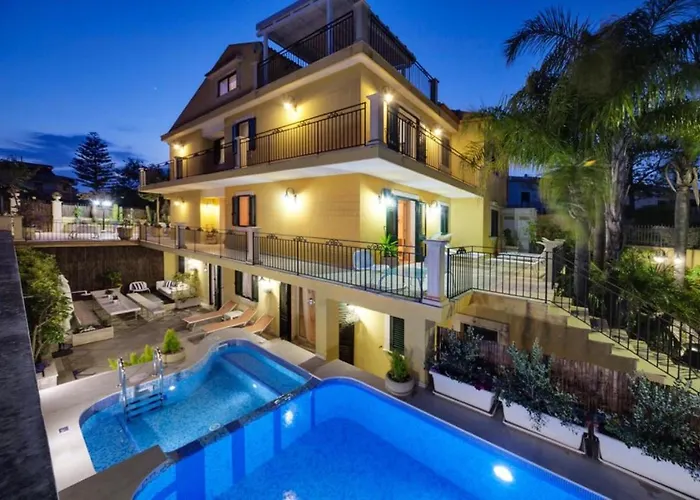 Villa Magda - Private Pool 20 Pax Marina di Ragusa